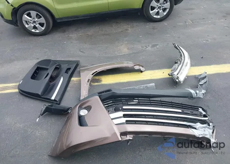 2019 Toyota Highlander Le Plus z USA, uszkodzony, nr VIN 5TDZZRFH5KS349248